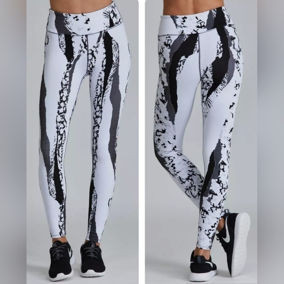 Noli Aspen Yoga Leggings Workout In Jacquard White And black Size Small - Picture 1 of 11